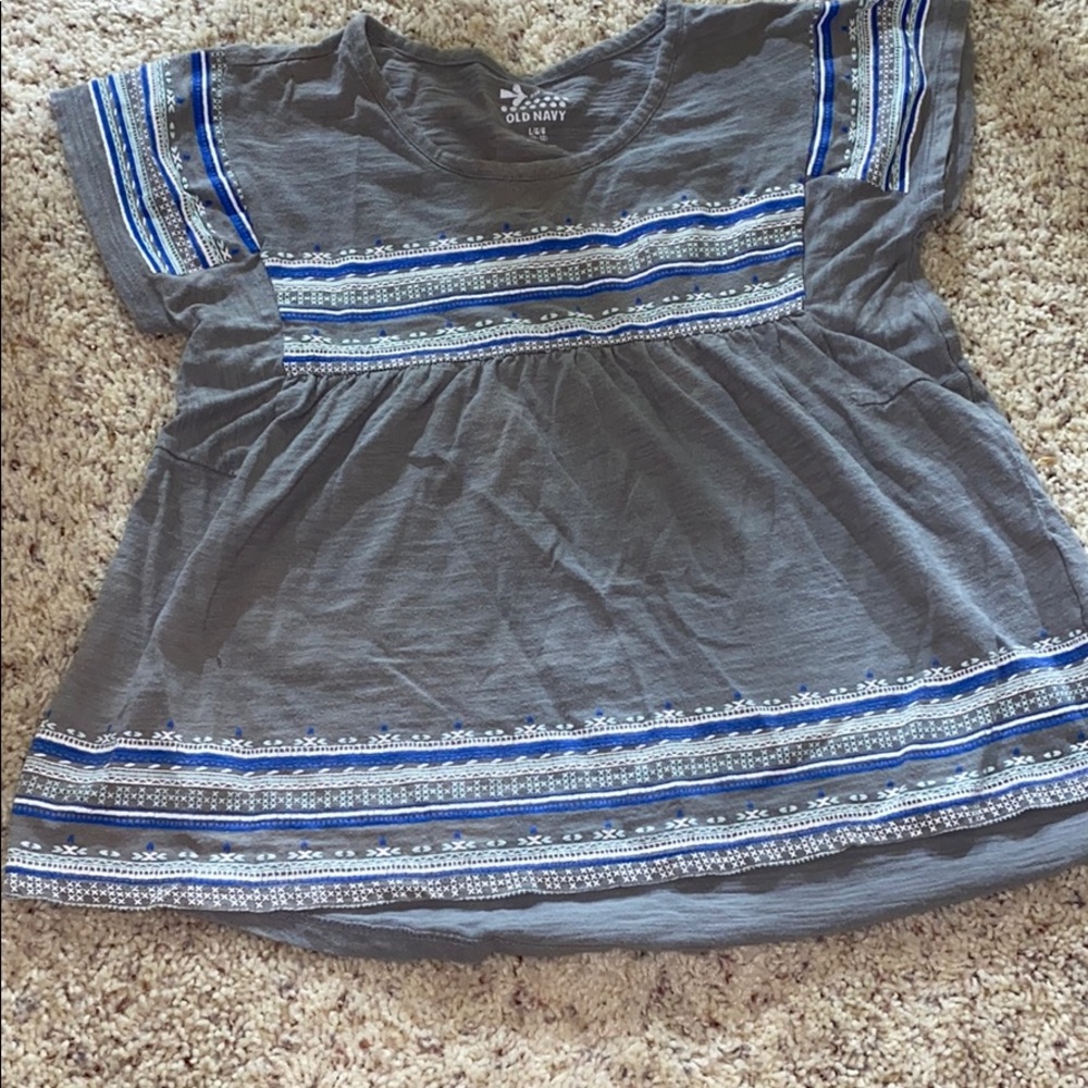This is a super adorable old navy shirt.